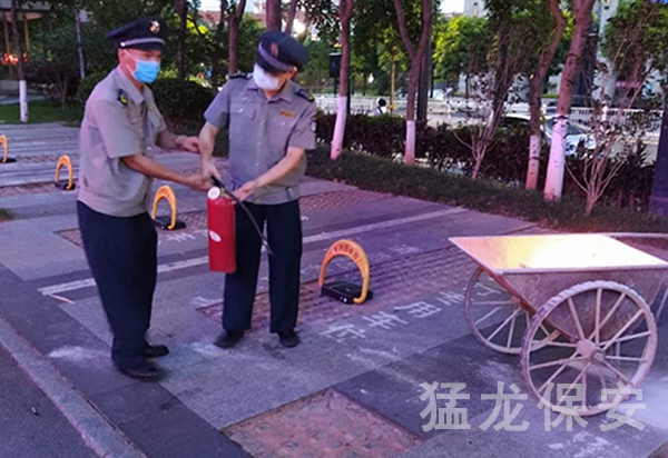 林芝安全月消防演练